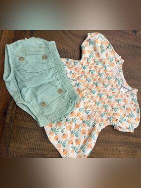 Daisy Fuentes - Baby Girl Matching 2-Piece Set UNWORN but NO Tags size 24 Months